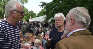 Østerbroweekend 2025 – Politikerdebat – uformel samtale om Skarven på fugleøen (lørdag) Oesterbroweekend-2025-Politikerdebat-uformelsamtale-om-Skarven-paa-fugleoeen-loerdag-3.30min